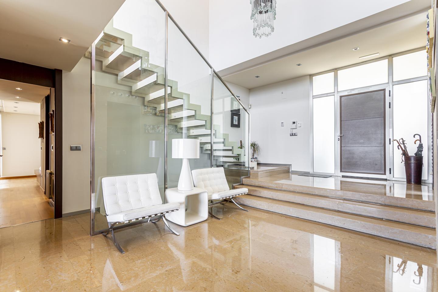 Entrance hall — sea view villa Spain